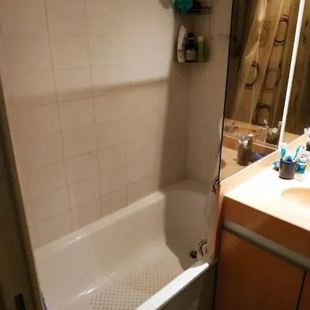 2 Bedroom With Large Terrace דירה *