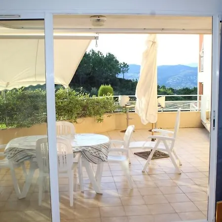 דירה 2 Bedroom With Large Terrace